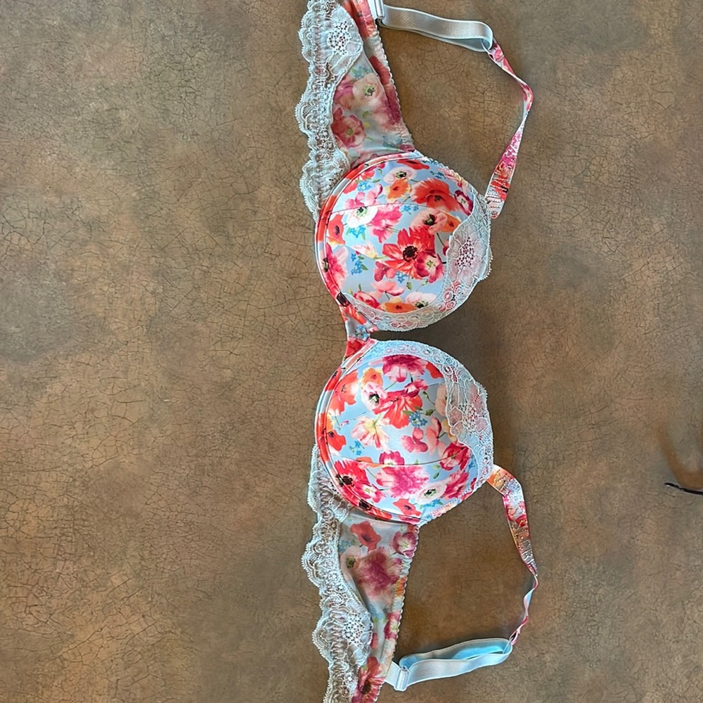 Victoria’s Secret bra size 36C